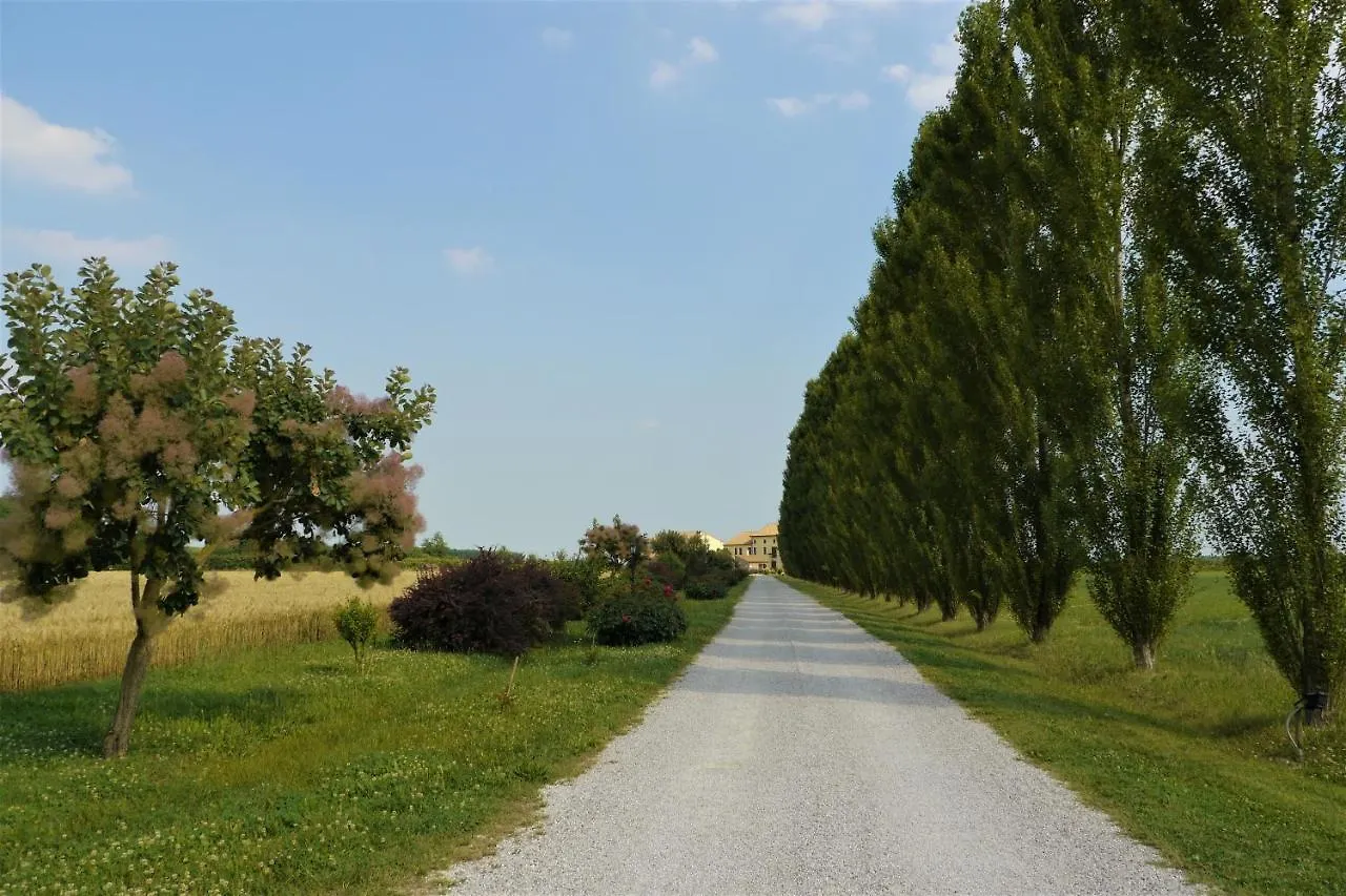 Alloggio per agriturismo Millefiori la Corte delle Rose Rovigo Italia